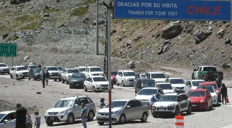 TURISTAS CHILENOS COMPRAS