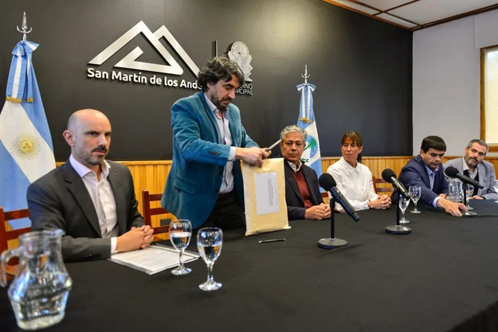 CHAPELCO AEROPUERTO LICITACION